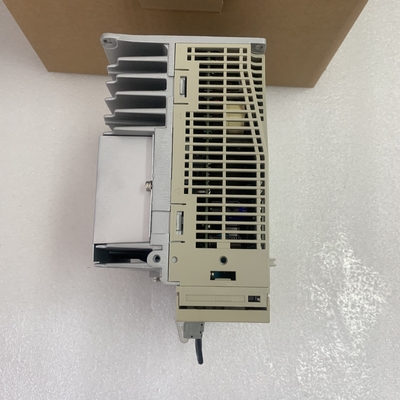 Yaskawa SGDH-10DE AC SERVO AMPLIFIER 0.5KW 2/1.9A 380-480V NEW