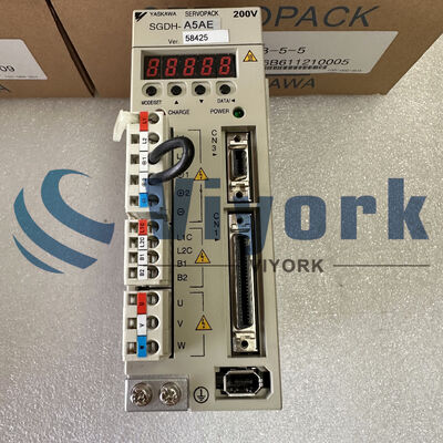 NEW Yaskawa SGDH-A5AE SERVO DRIVE 200-230V IN 0-230V 50W OUT SERVOPACK